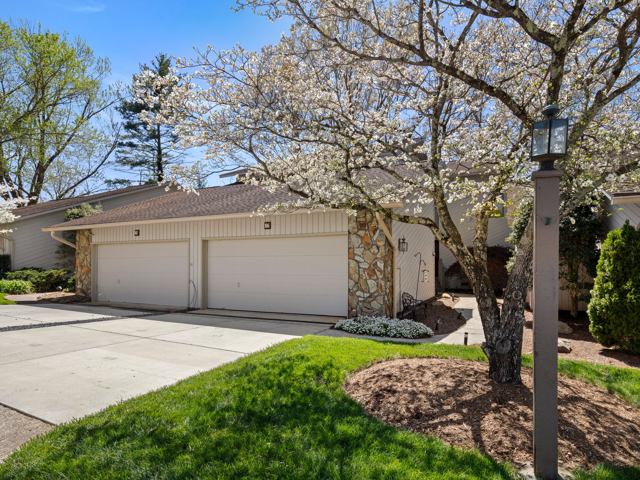 Asheville House: 106 clubwood court