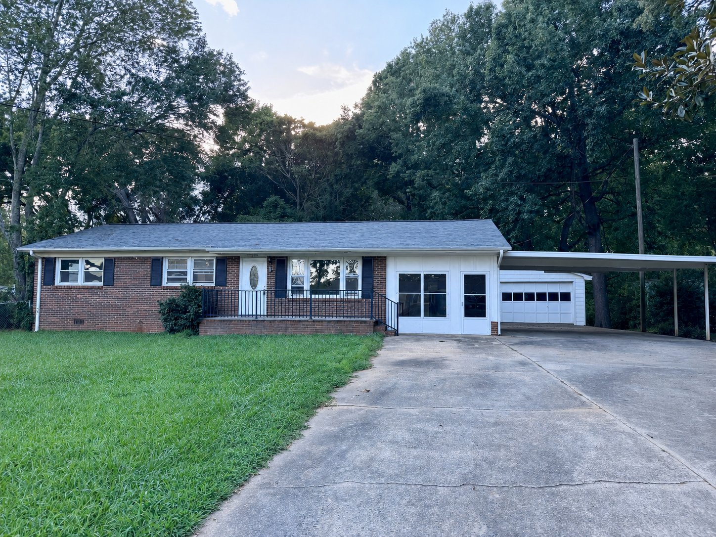 Gastonia House: 4205 Greenhaven ln