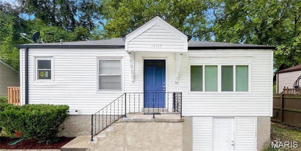 SAINT LOUIS House: 10157 WINKLER DR
