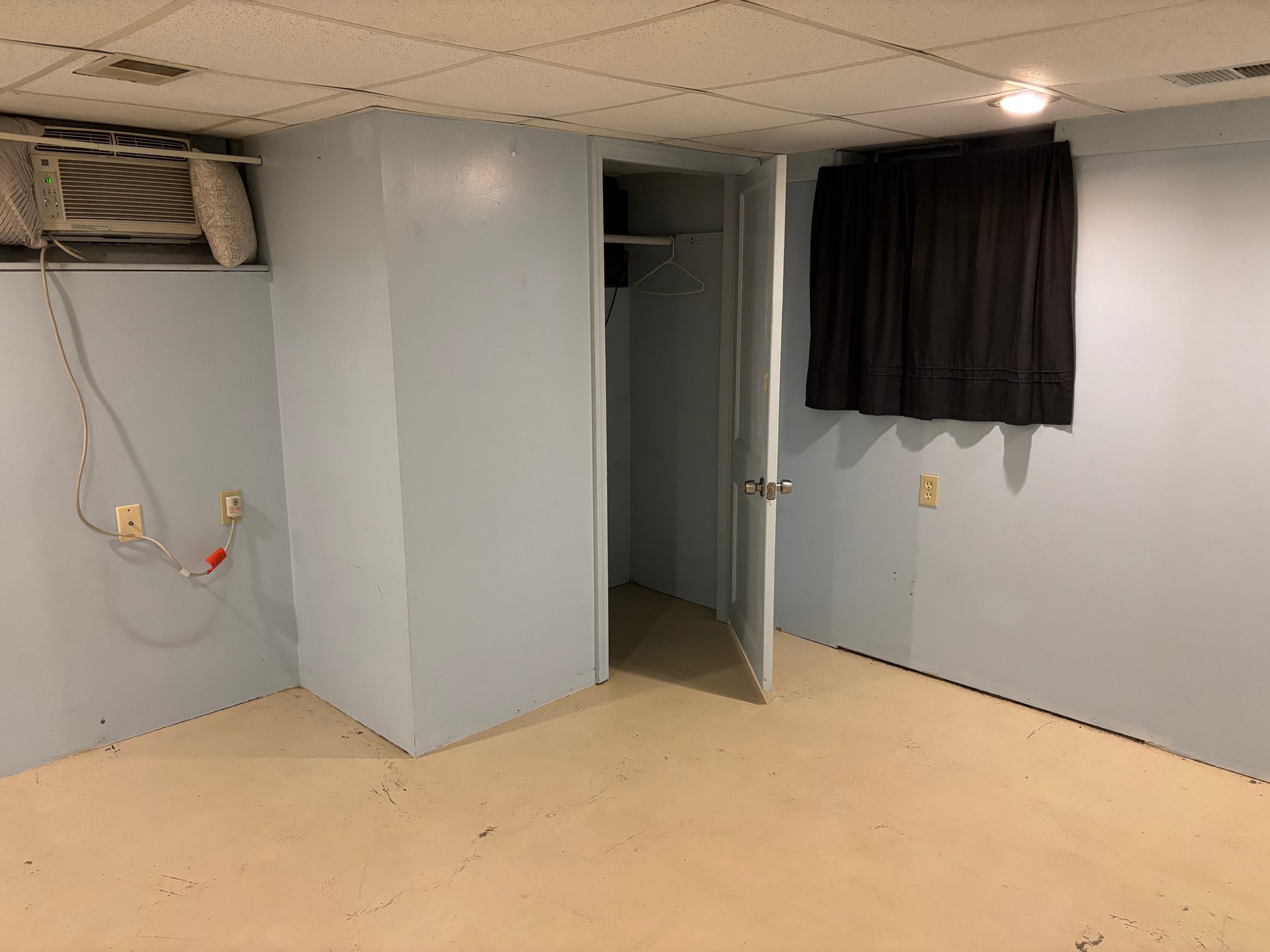 Kent Apartment: 115 Crain Av.