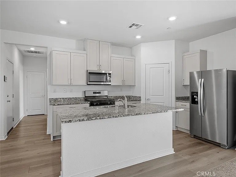Victorville House: 11155 Fargo Ct