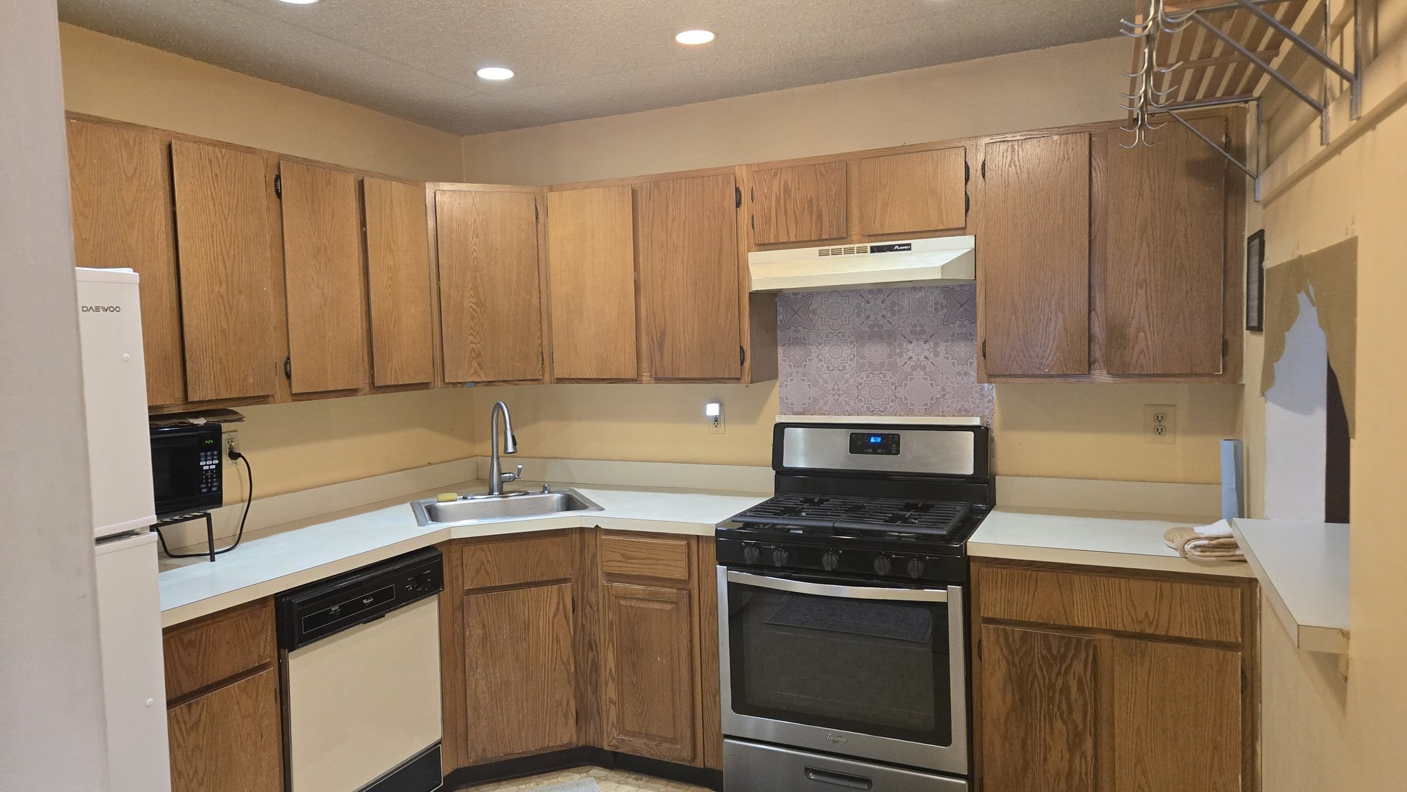 Lawrenceville Condo: 48 Mendrey Ct