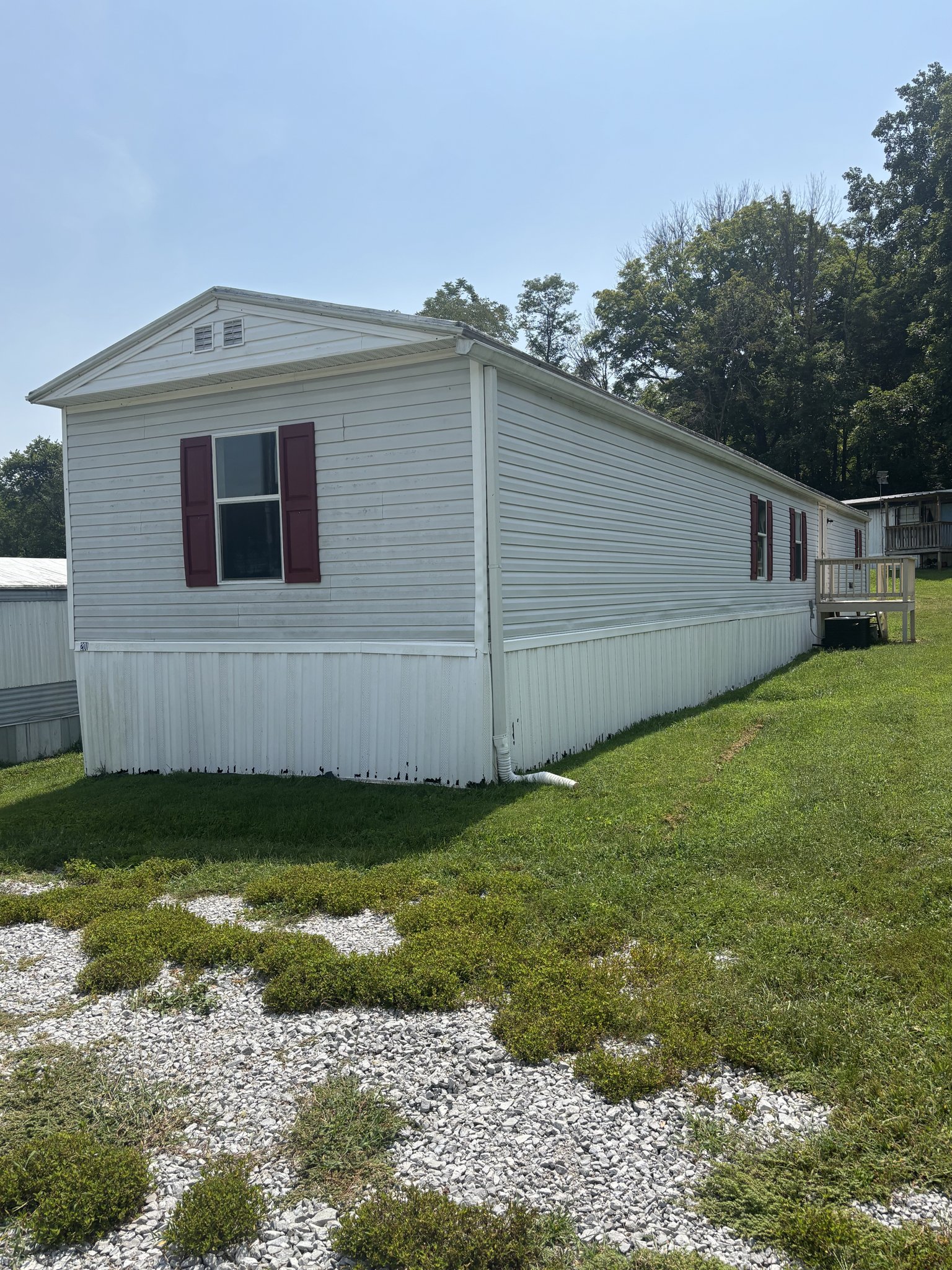 Dixon Springs House: 201 Cumberland Avenue