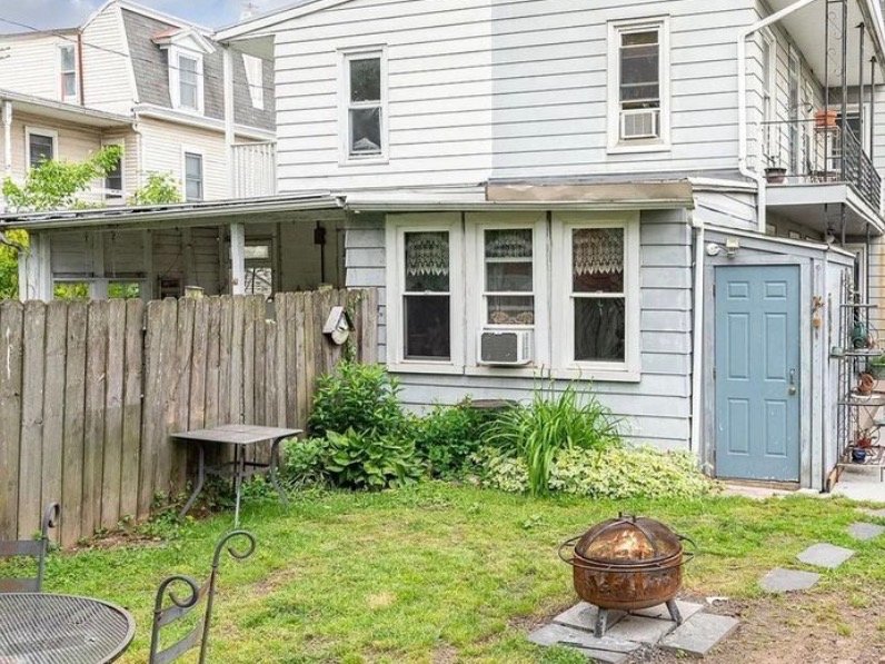 Lebanon House: 248 S 6th Ave