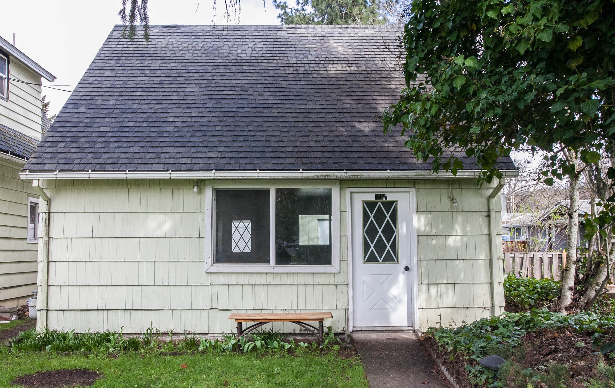 White Salmon Other: 320 NE Green