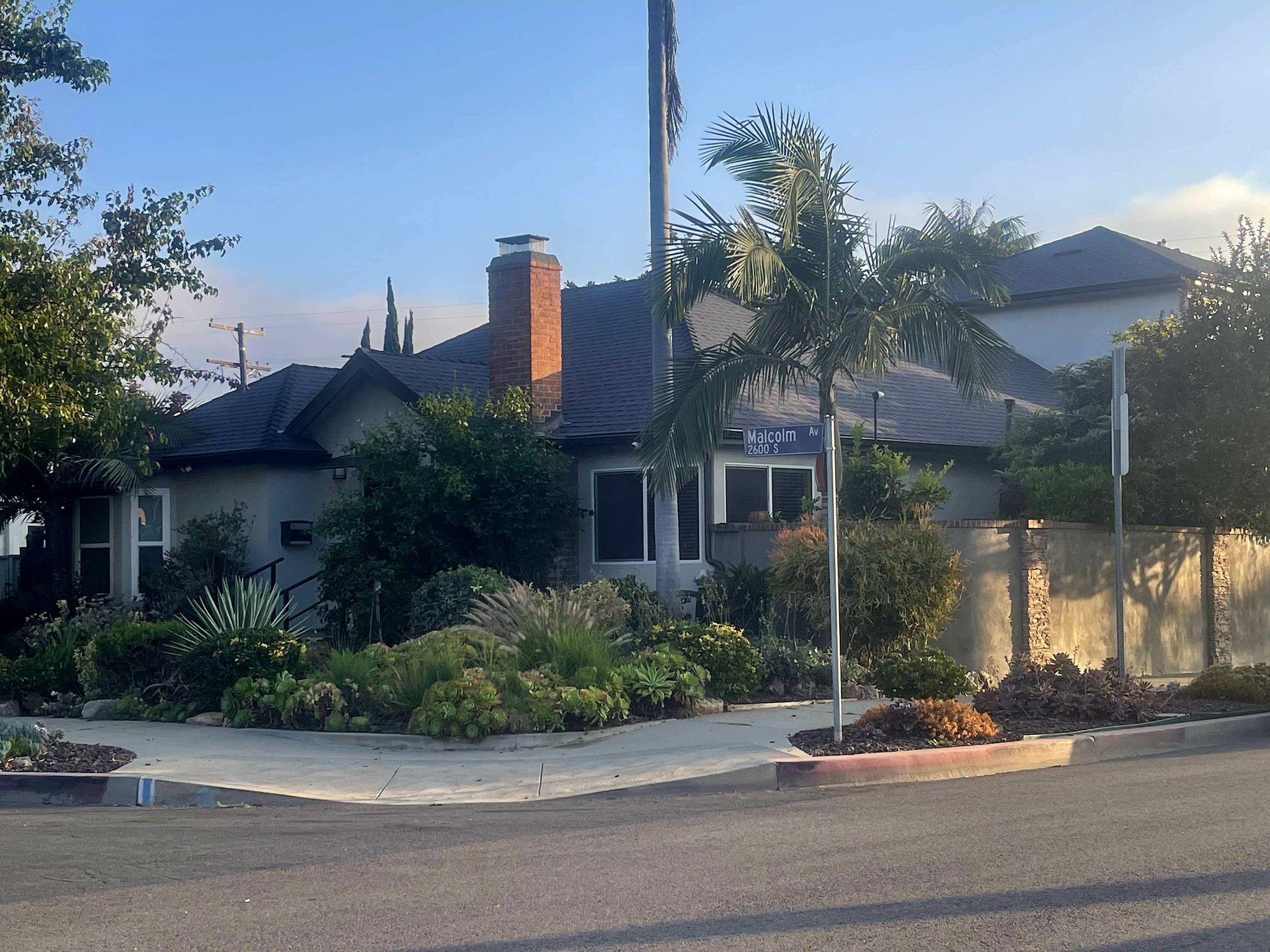 Los Angeles House: 2651 Malcolm Ave