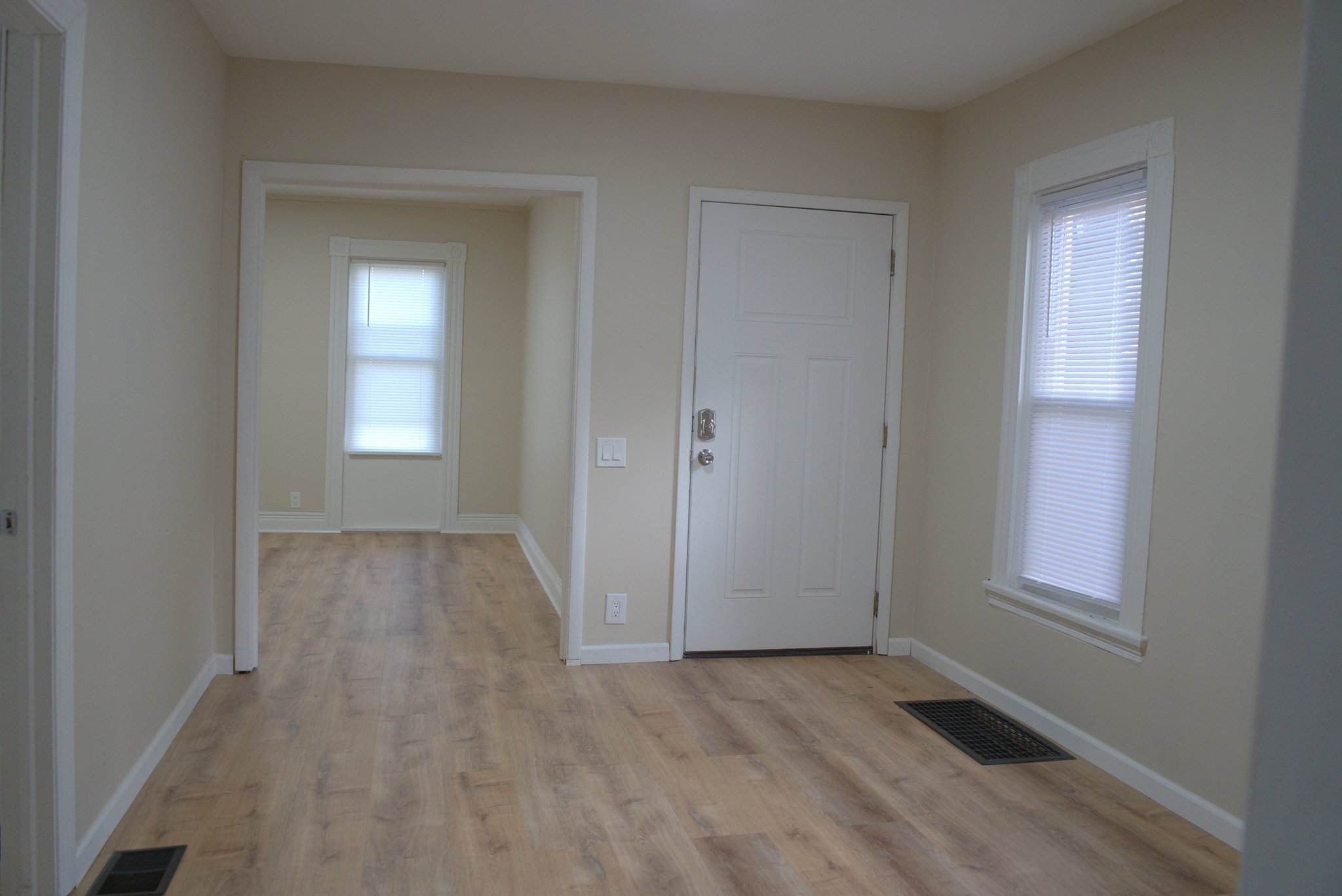 Rochester House: 120 Cottage St