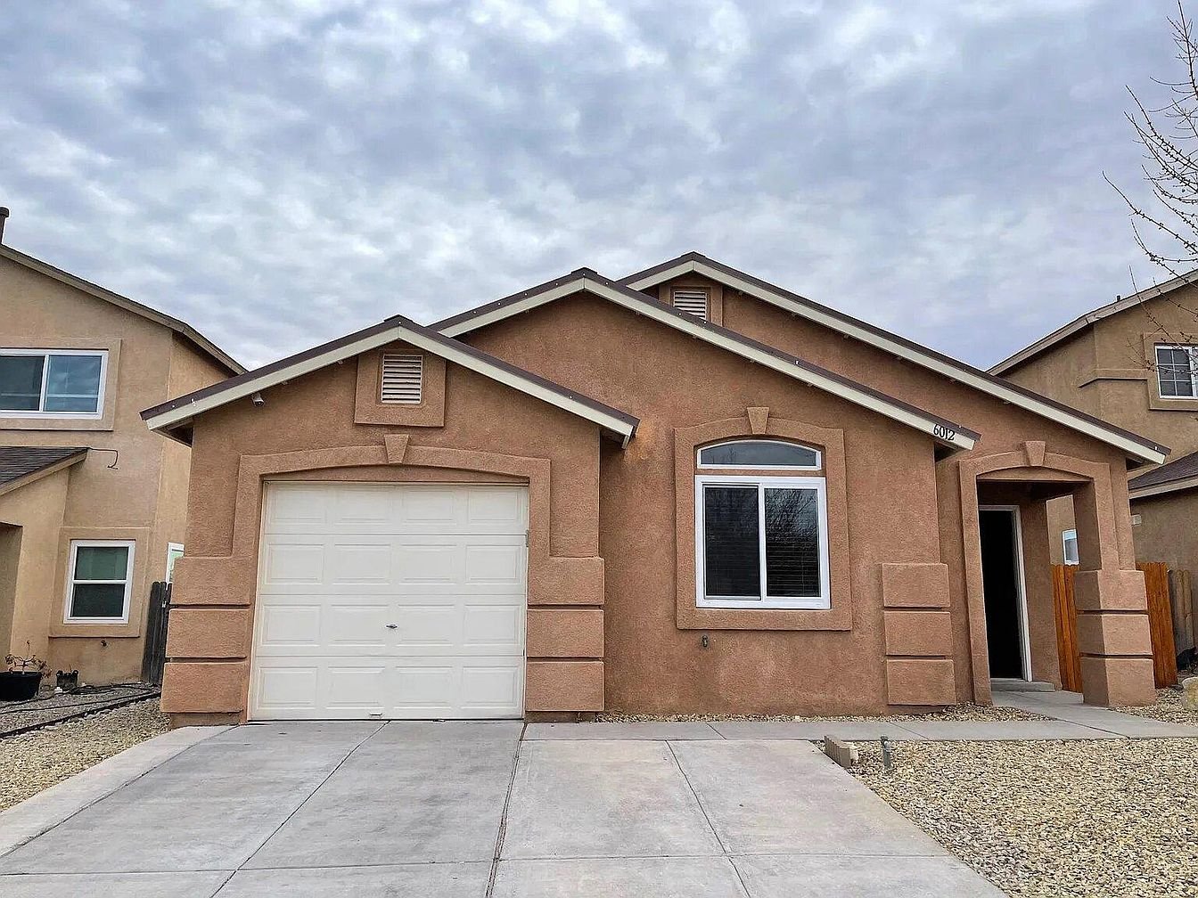Albuquerque House: 6012 Full Moon Ave NW