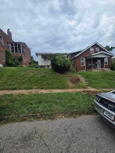 St. Louis House: 1039 Gimblin St