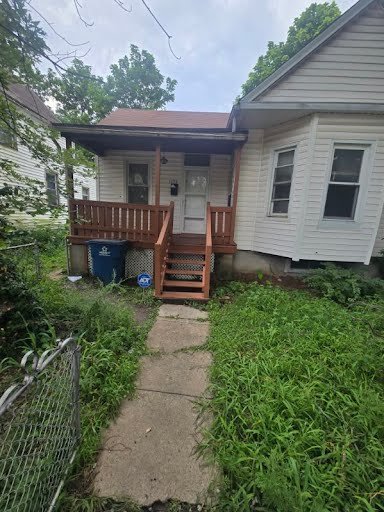 St. Louis House: 1279 Purcell Ave