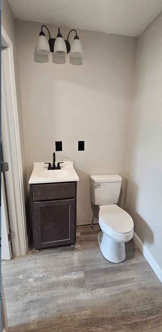 Muncie Apartment: 703 W Adams St