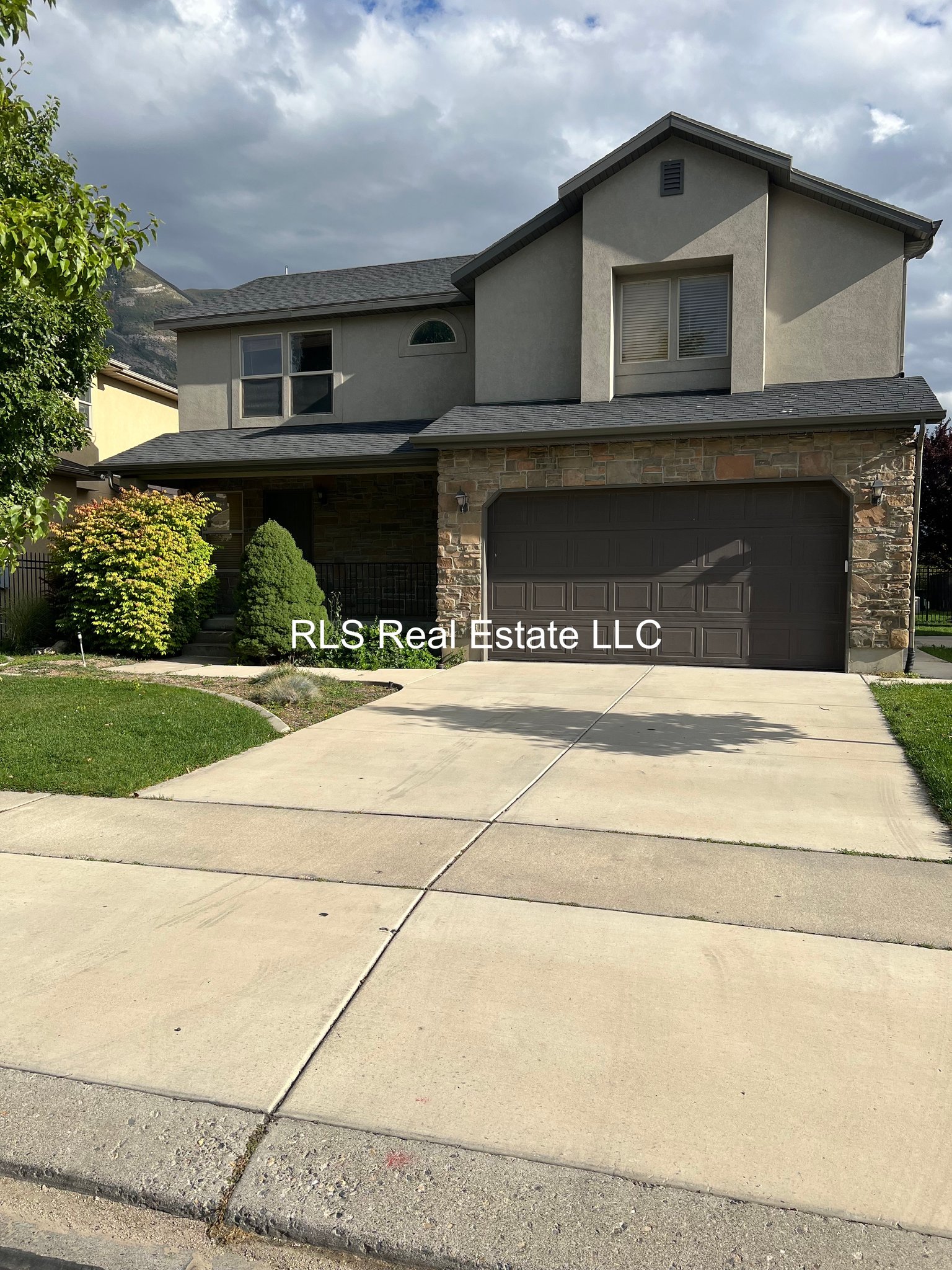 Cedar Hills House: 4043 W Cimarron