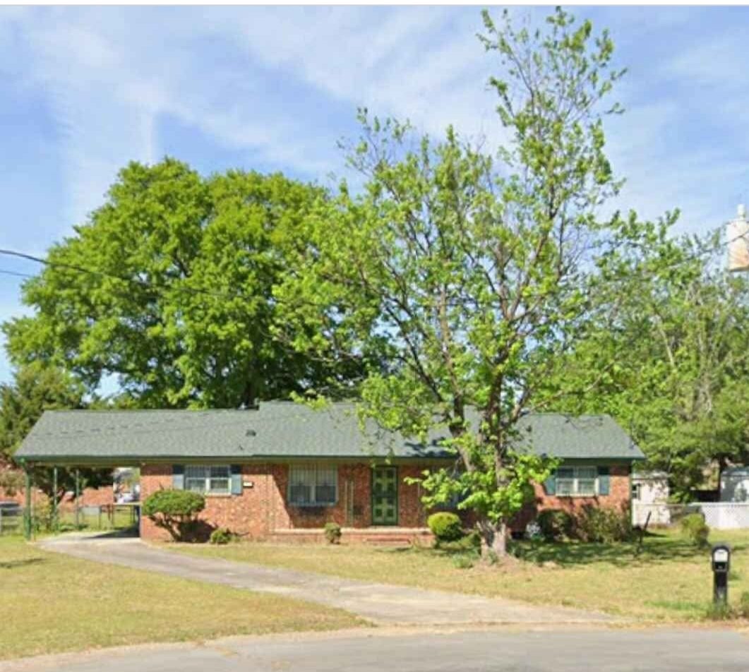 Fayetteville House: 5318 Lowery Ct
