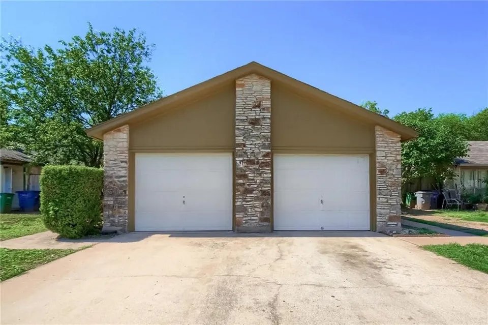 Austin Multiplex: 11438 Ptarmigan Drive #B