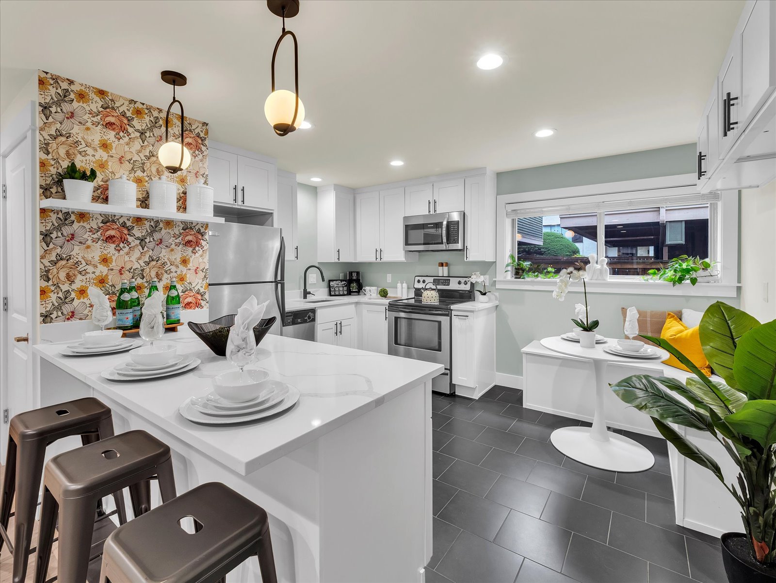 Seattle Condo: 1430 NW 59th St