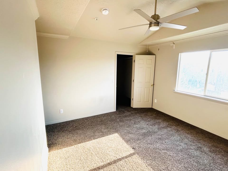 Eagle Mountain Single Room: 3371 e ridge route rd
