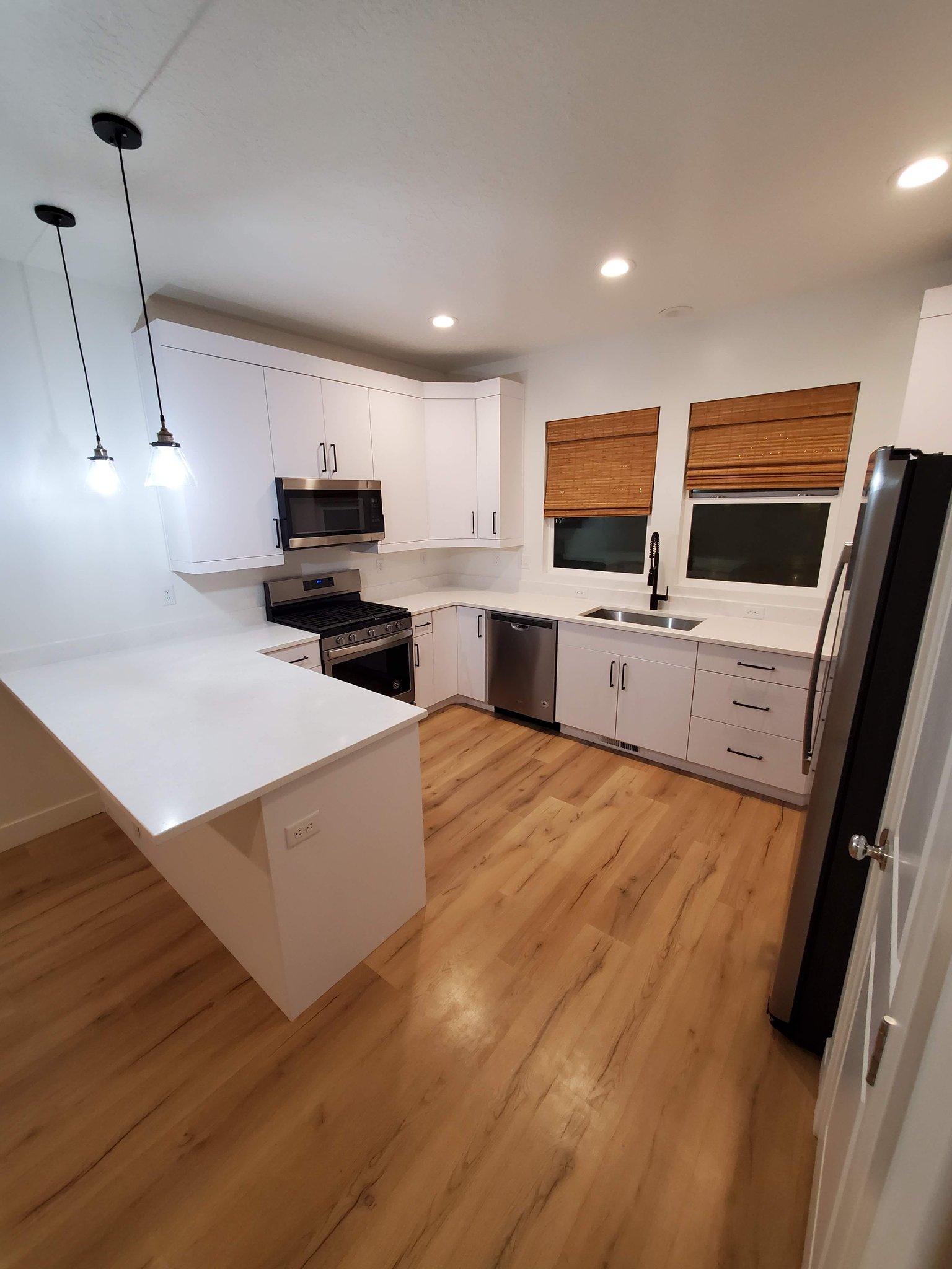 Vineyard Single Room: 282 W 590 N