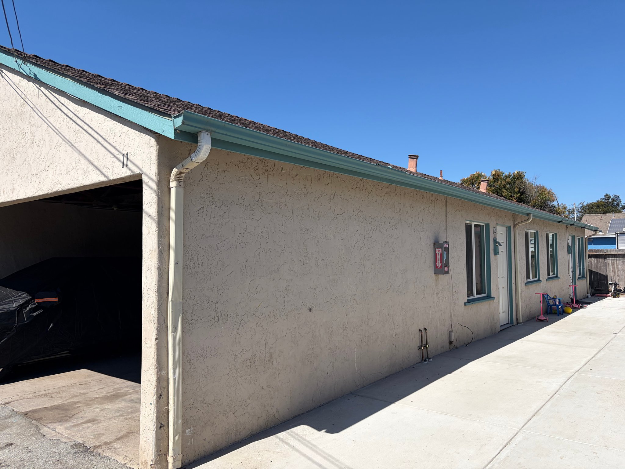 Salinas Apartment: 800 Elkington Ave.,