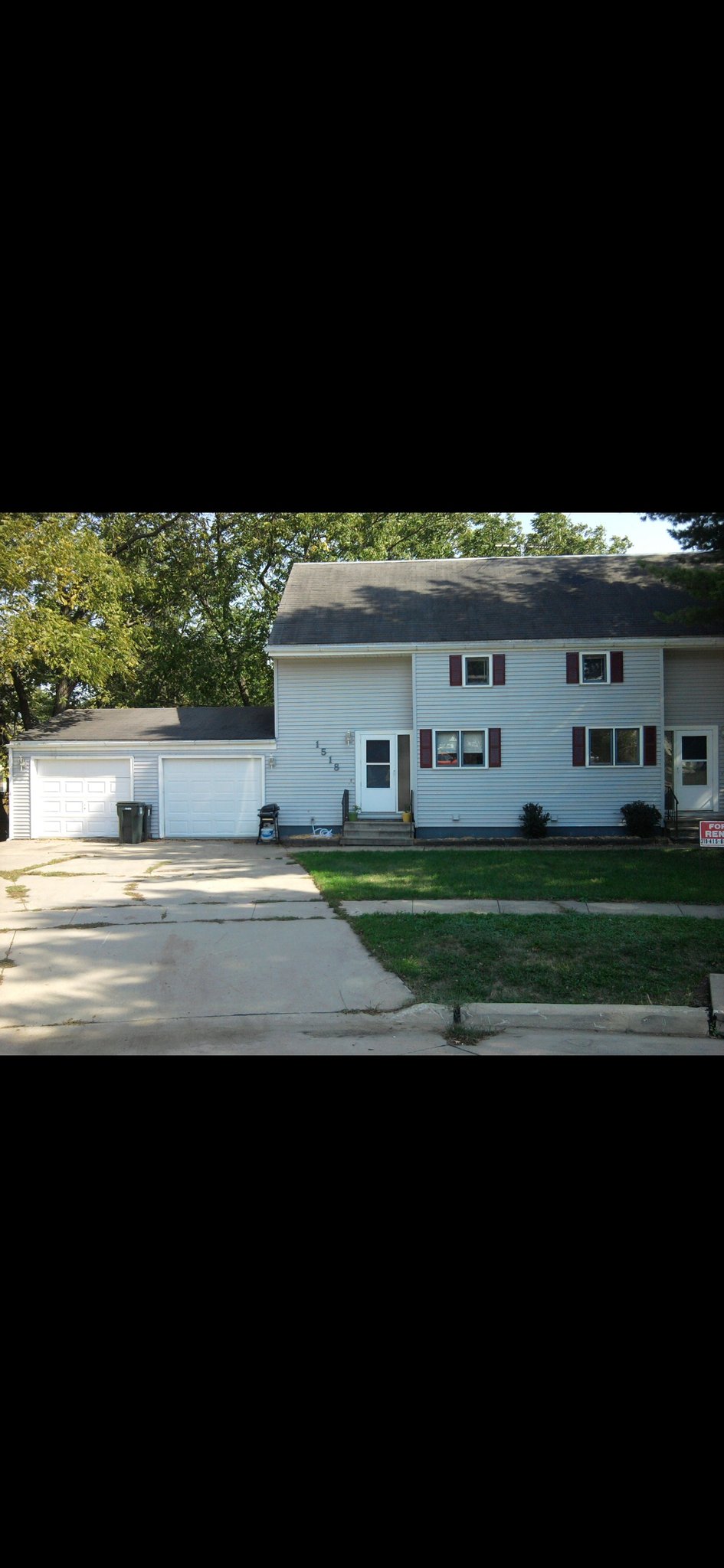 Cedar Falls Townhome: 1520 Linda Dr