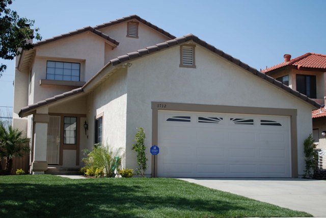 Perris House: 1712 Glenview Dr