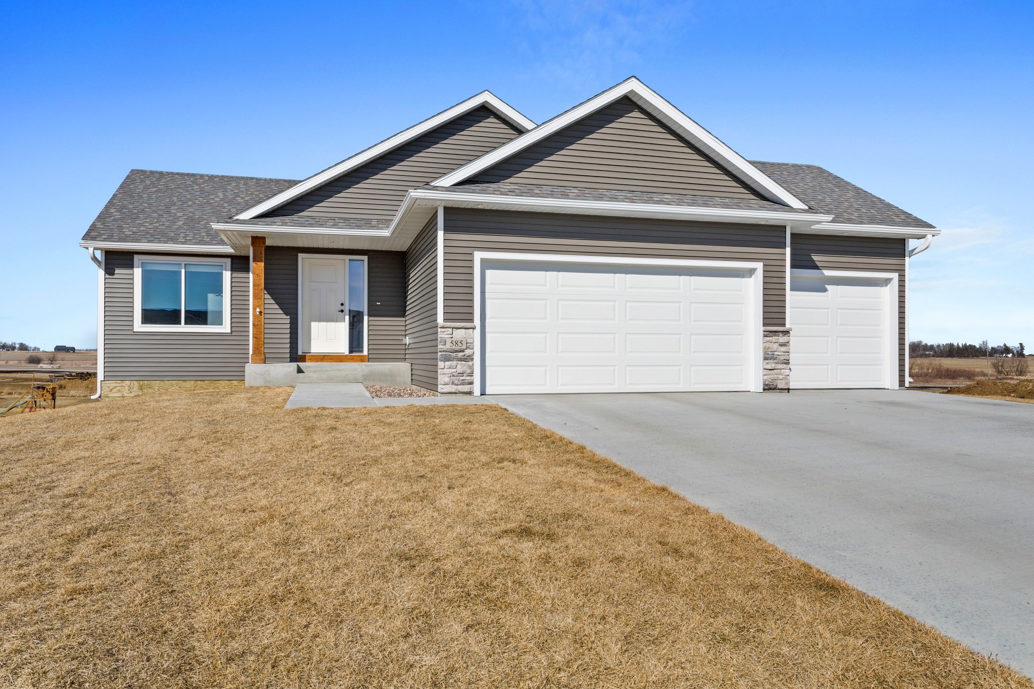 Stewartville House: 1147 Petersen Ct