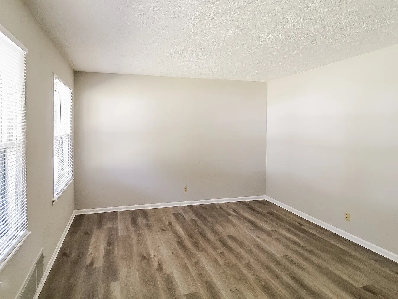 Tampa House: 6020 Catlin Dr
