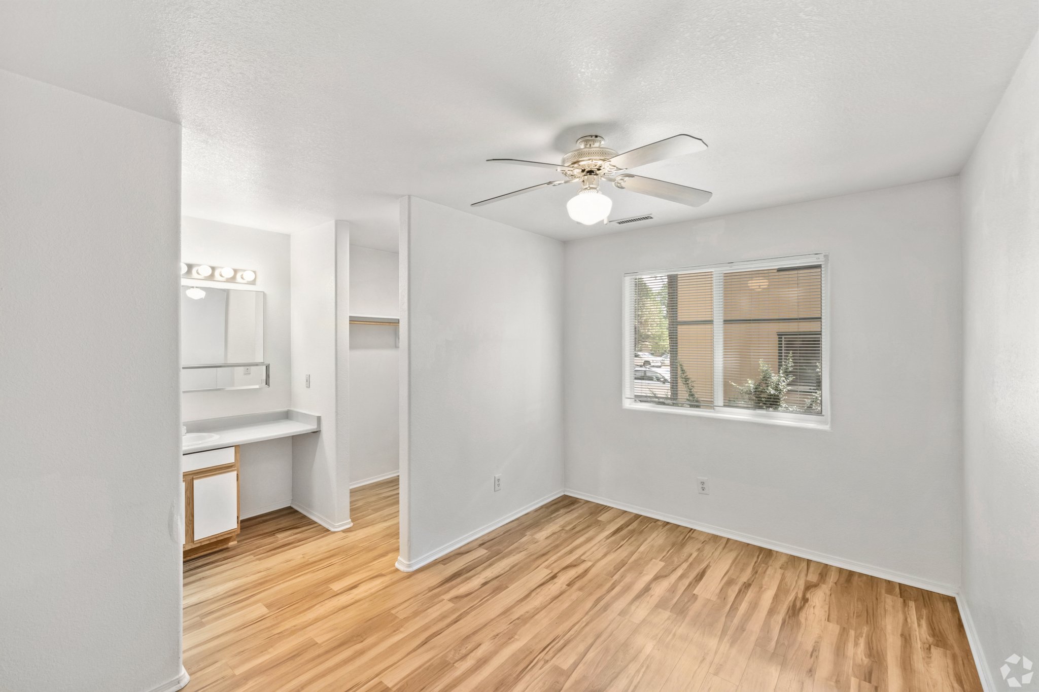 Flagstaff Single Room: 51 S Maricopa St