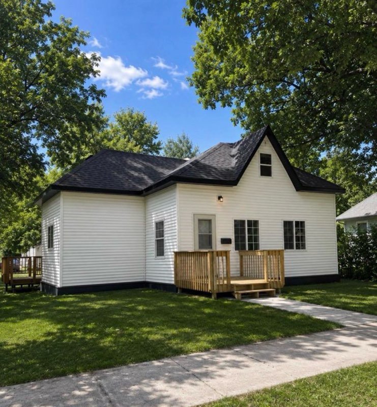 Thief River Falls House: 111 Markley Ave S
