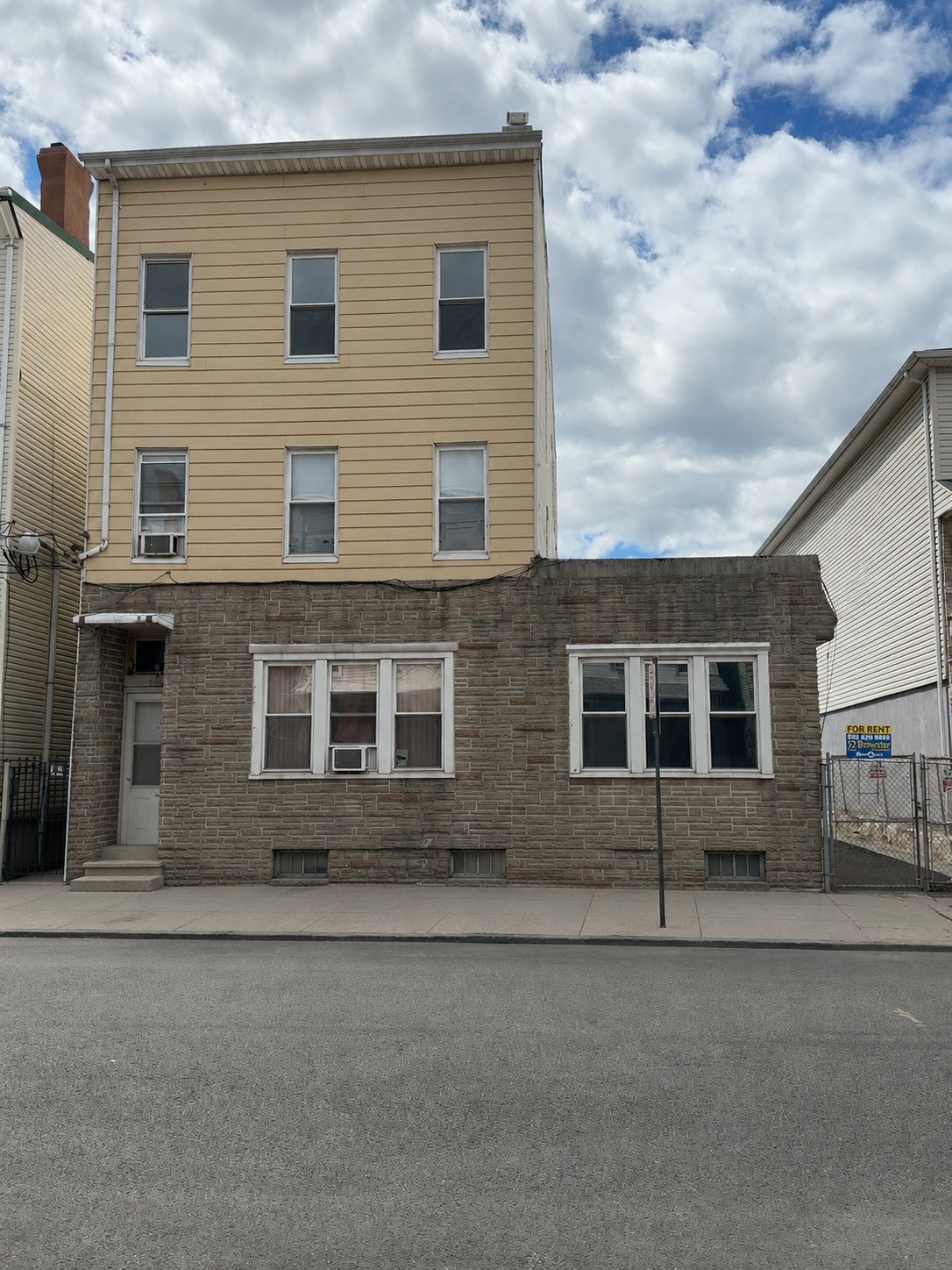 Elizabeth Multiplex: 226 Ripley Pl