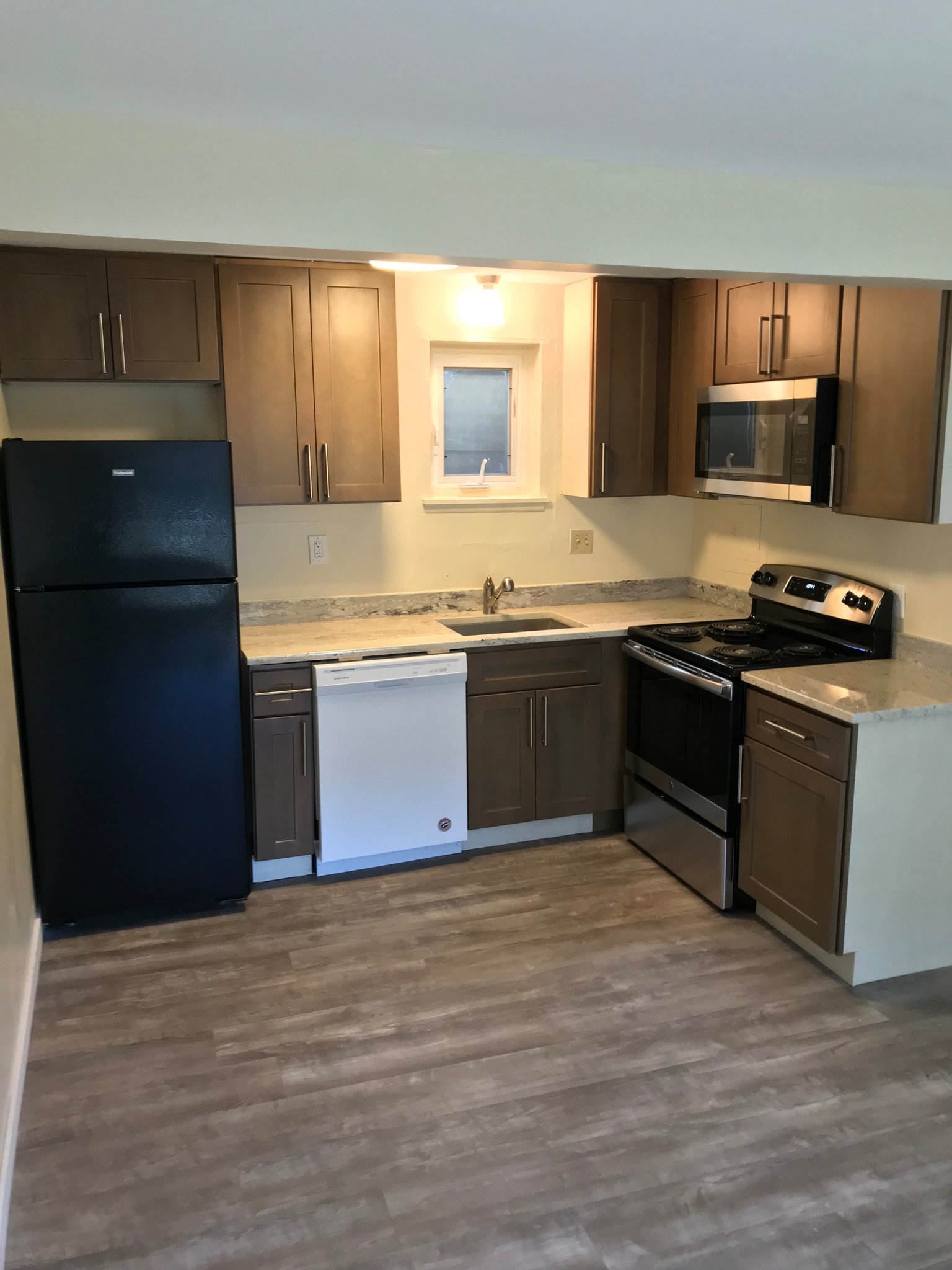 Seattle Apartment: 1215 Queen Anne Ave. North