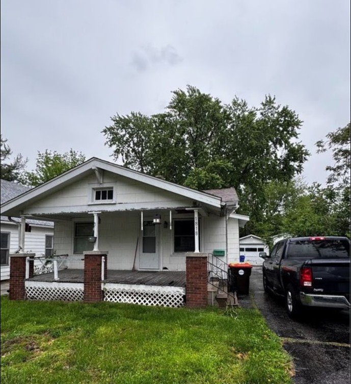 Decatur House: 1818 N Maple Ave.
