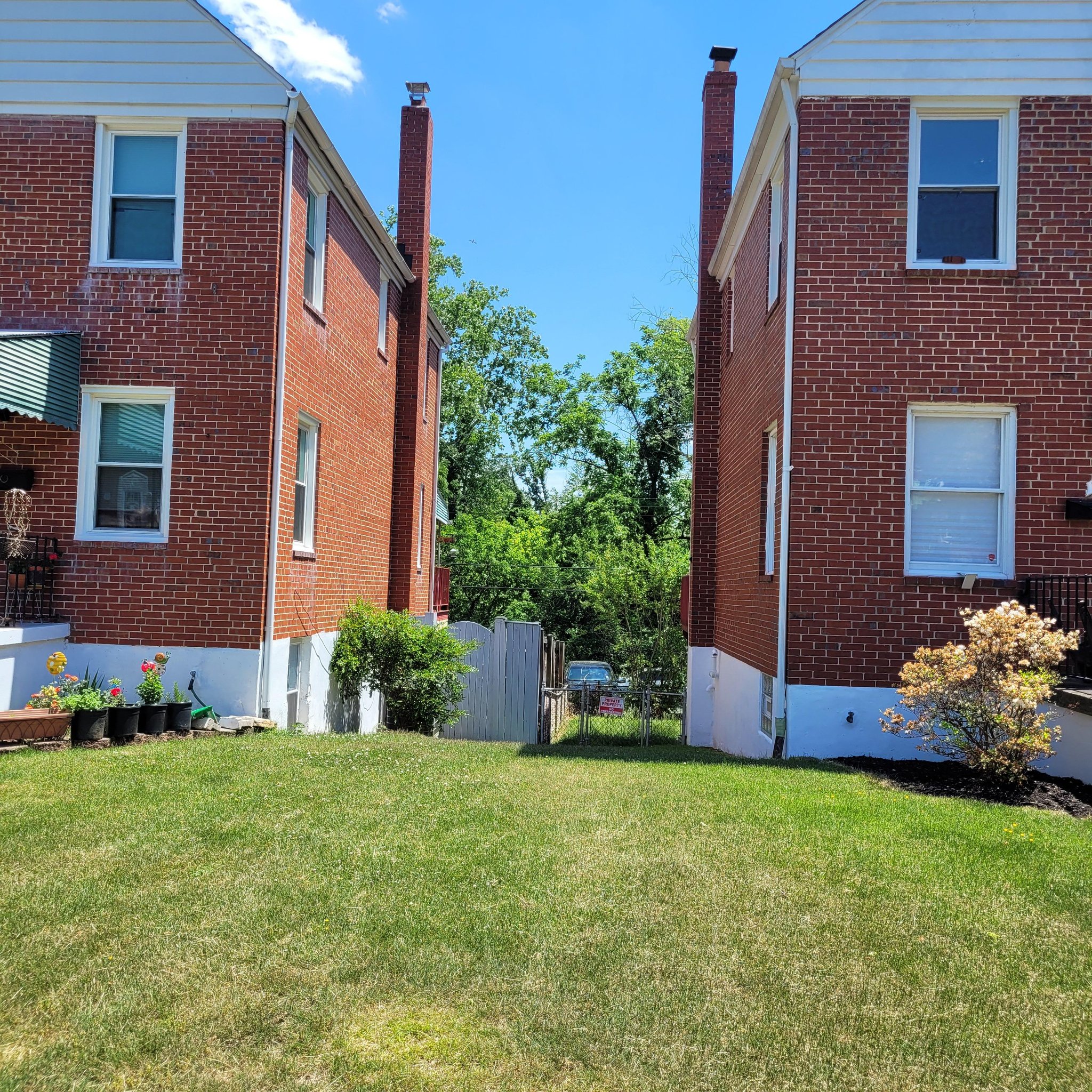 Baltimore Townhome: 729 Yale Ave