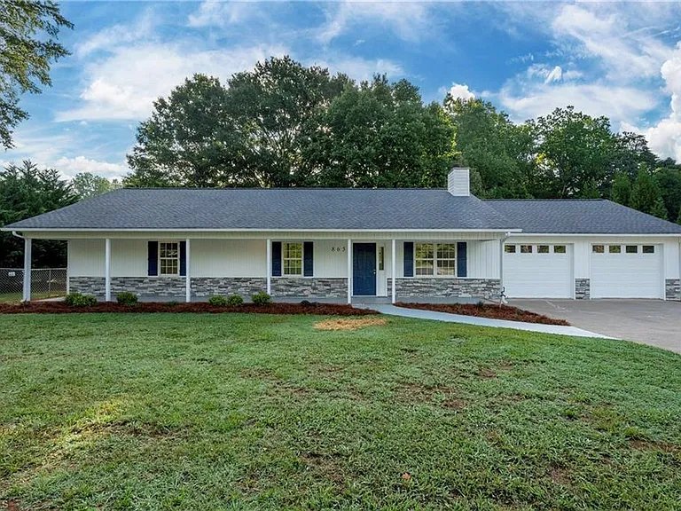 Lewisville House: 865 Lewisville Vienna Rd