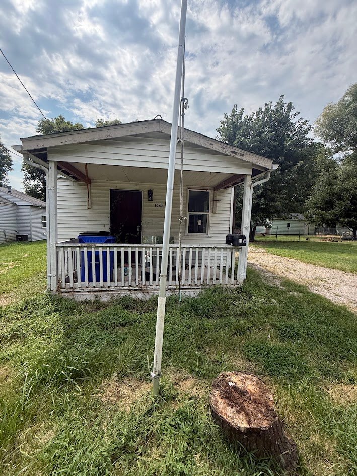 Decatur House: 1963 N 31st St