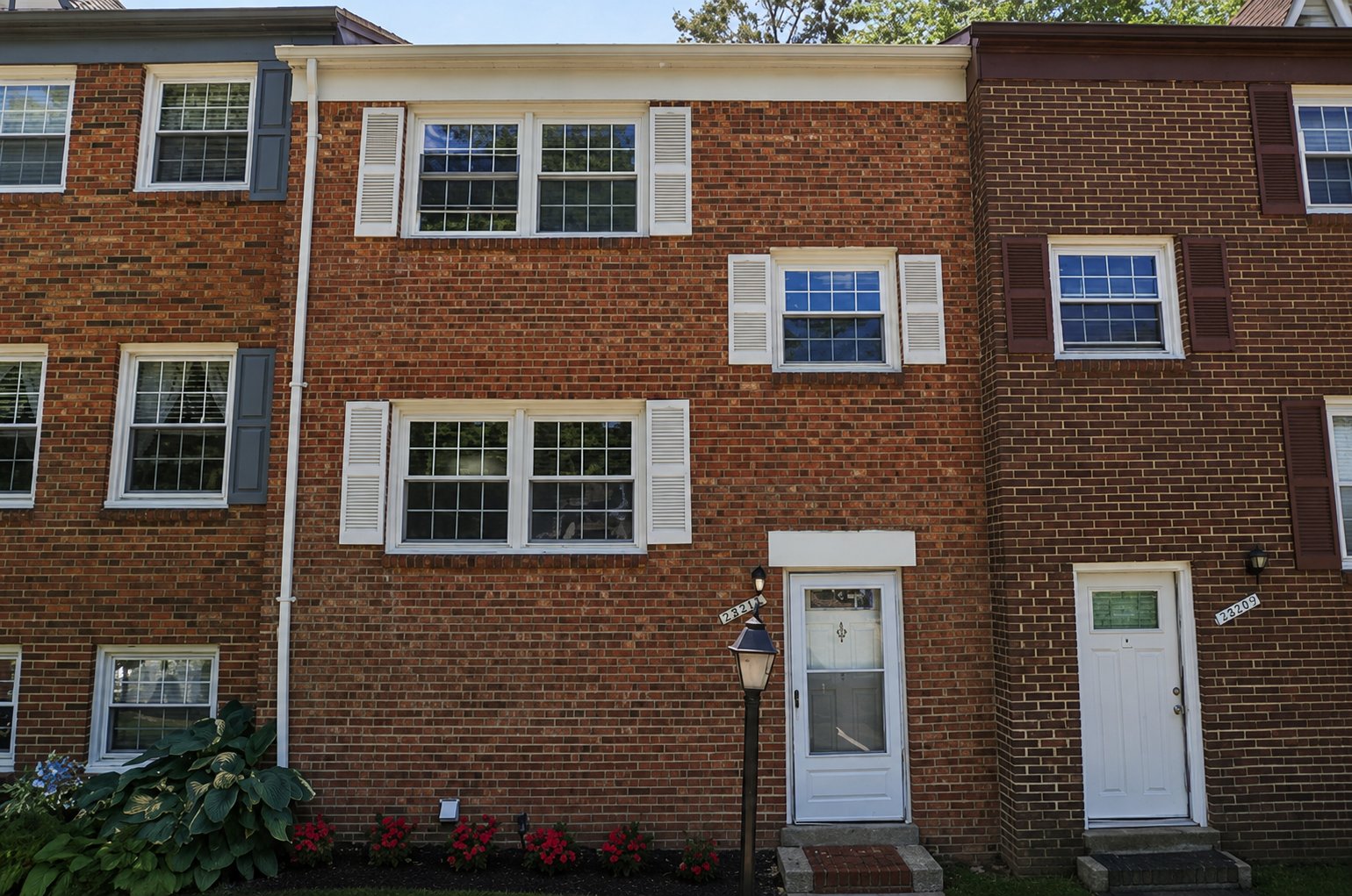 Centreville Townhome: 14819 Smethwick Pl