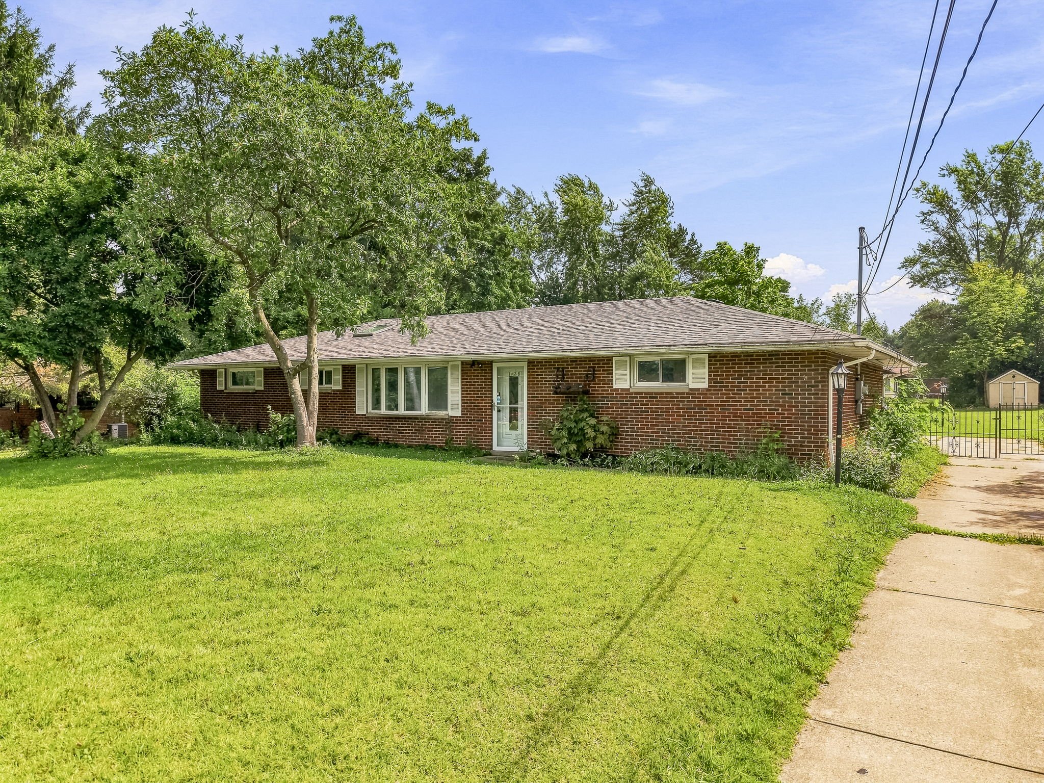 macedonia House: 1428 laurel dr
