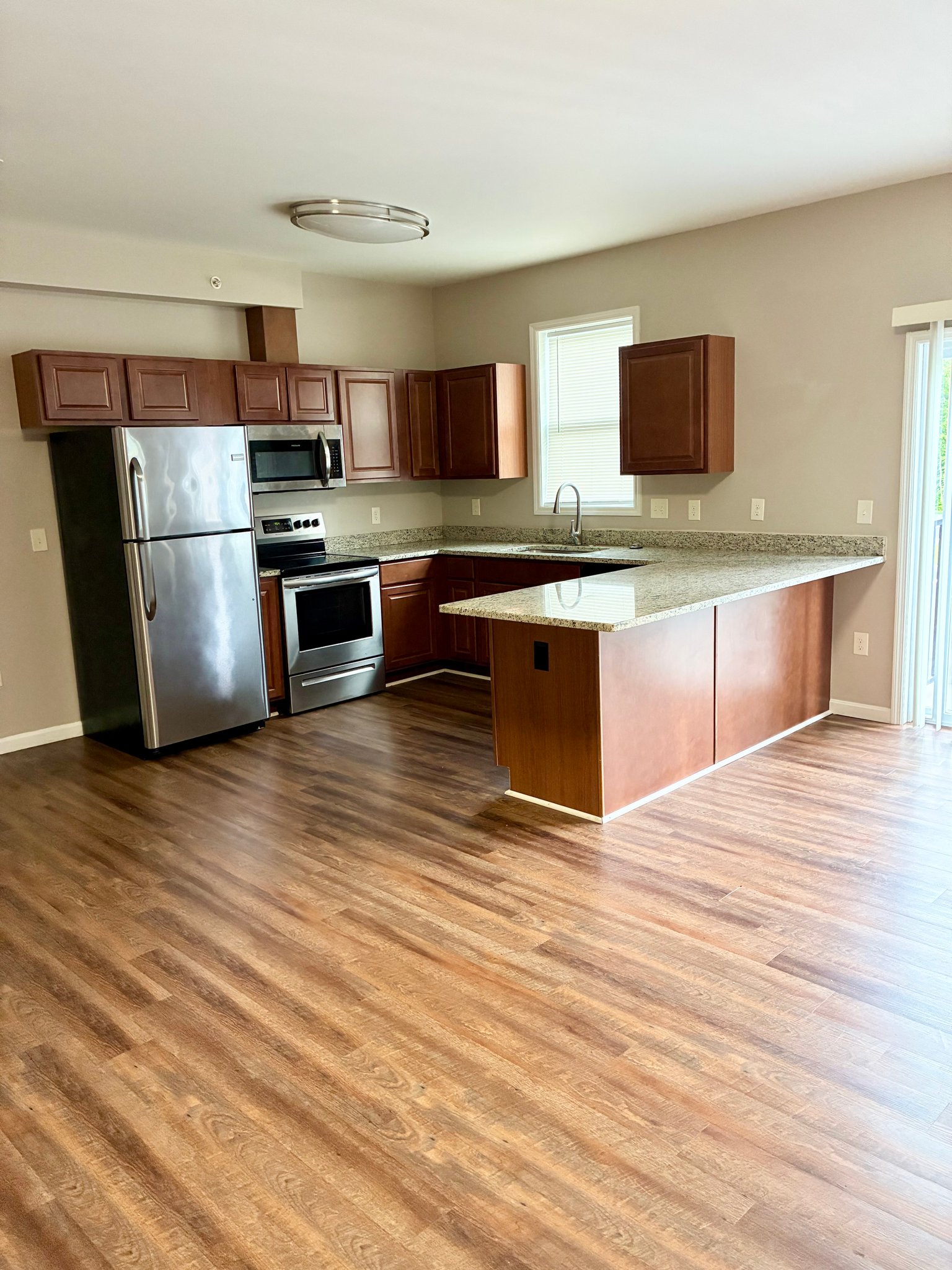 Cincinnati Apartment: 732 Ohio Pike Cincinnati, Ohio 45245