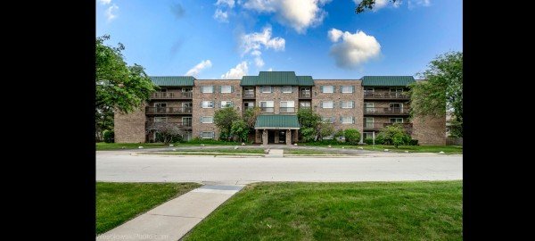 elk grove village Condo: 675 GROVE DR