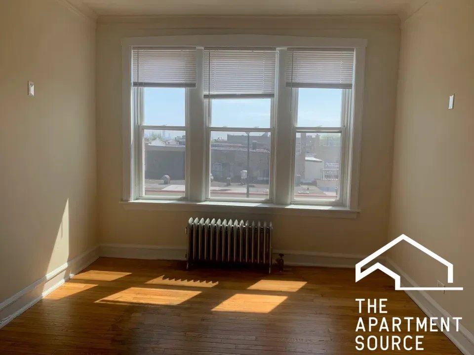 Cicero Apartment: 2208 South 57th Avenue #9 Cicero, IL 60804