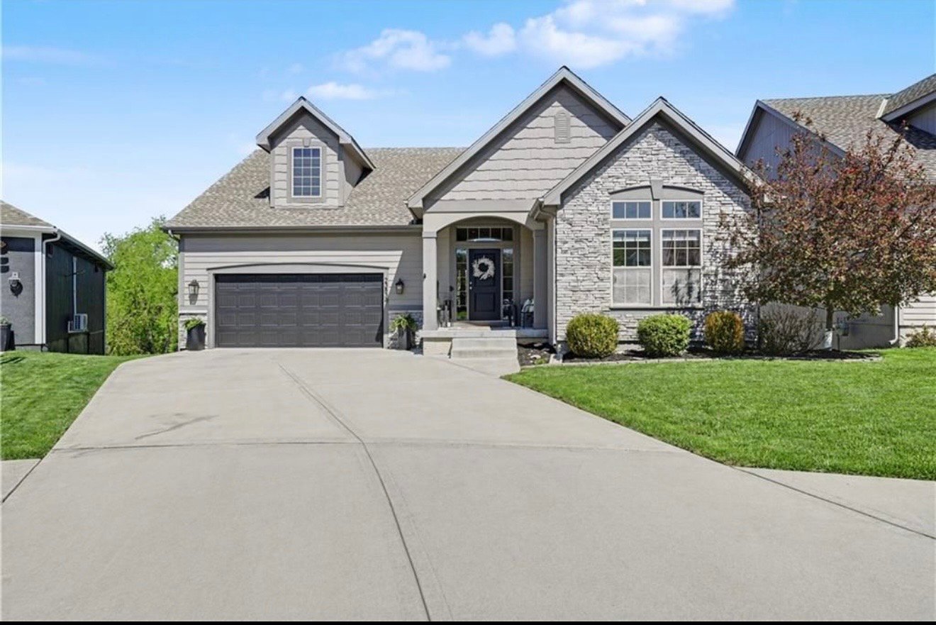 Olathe House: 23834 W 126th Ter