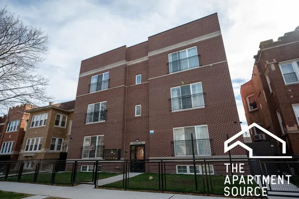 Chicago Apartment: 3329 North Avers Avenue #3N Chicago, IL 60618