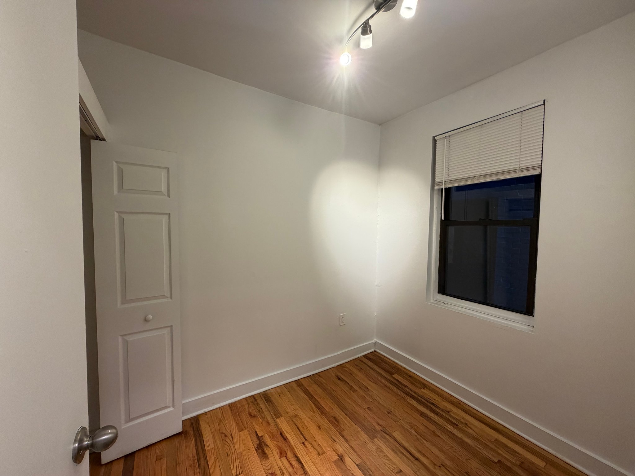 New York Apartment: 540 E 5th St