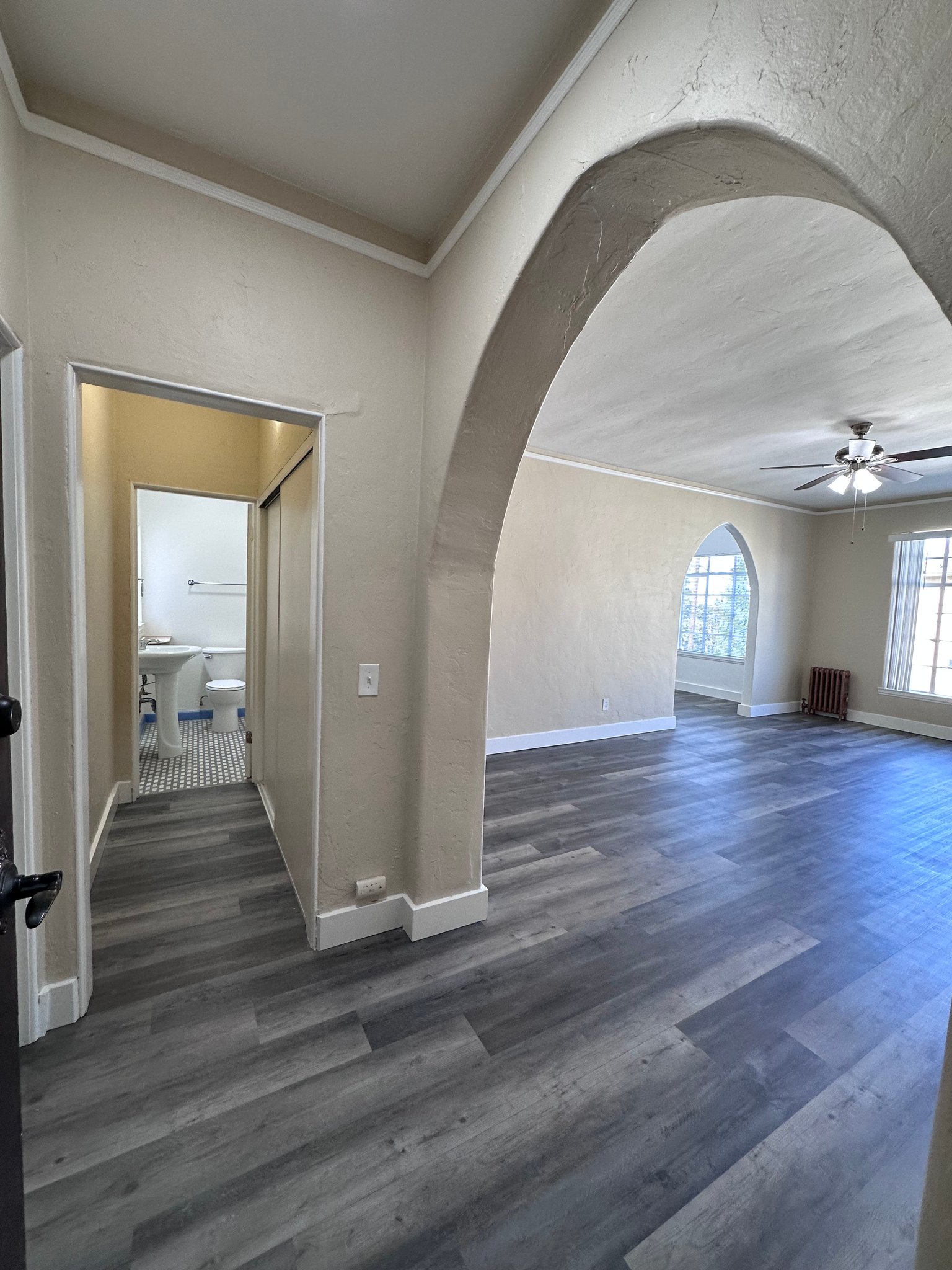 Oakland Apartment: 2208 Carroll Street