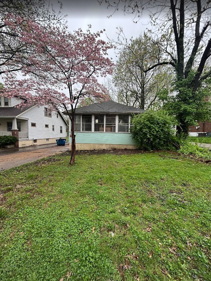 St. Louis House: 2114 Lexa Dr