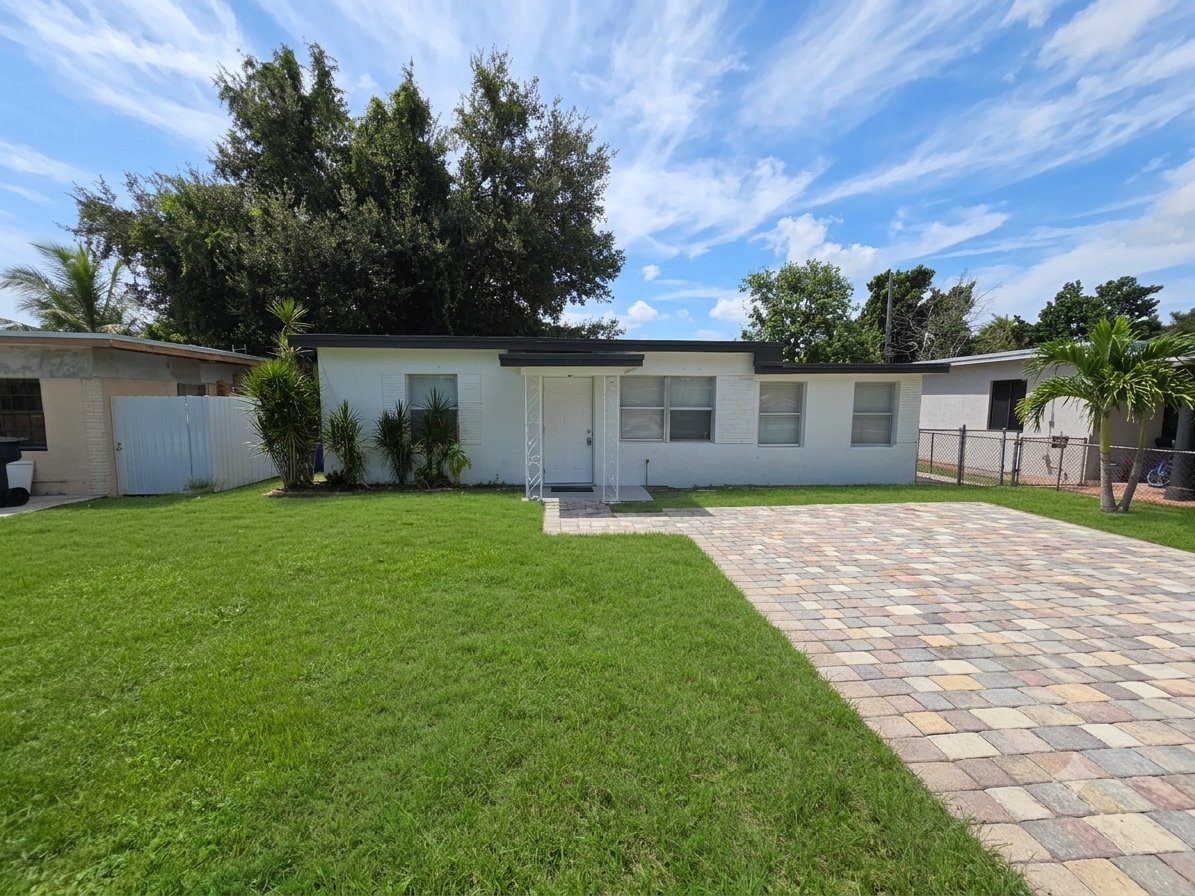 hollywood House: 6340 rodman st