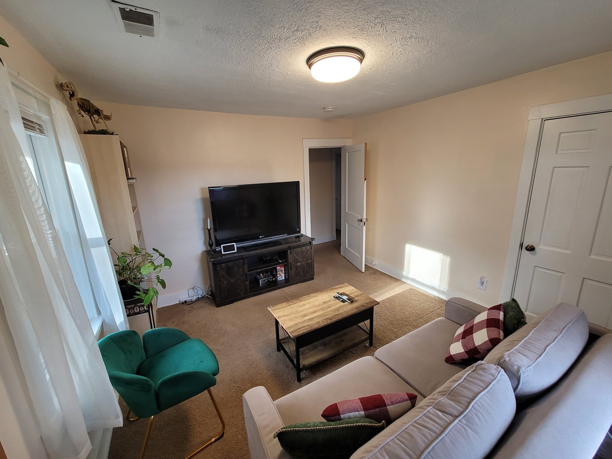 Etna Multiplex: 95 Grant Ave
