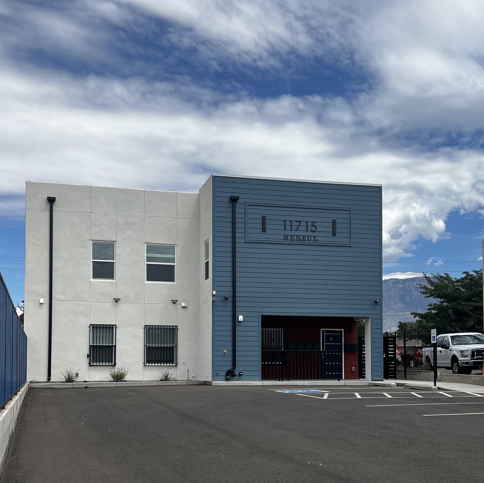 Albuquerque Apartment: 11715 Menaul Blvd. NE
