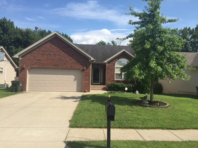 Jeffersonville House: 3845 Ridgetop Circle