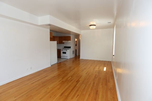 Chicago Multiplex: 1401 N Bosworth