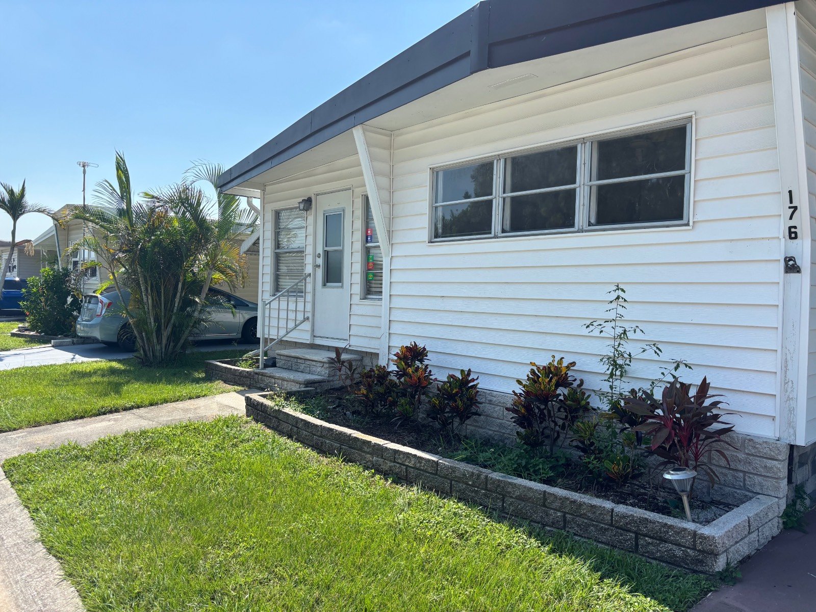 Largo House: 7001 142nd Ave